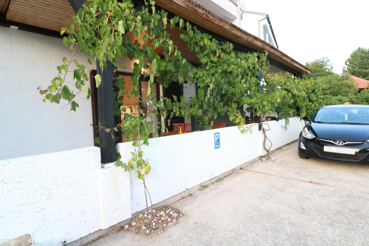 Apartments Vladan With Terrace Baška Eksteriør bilde