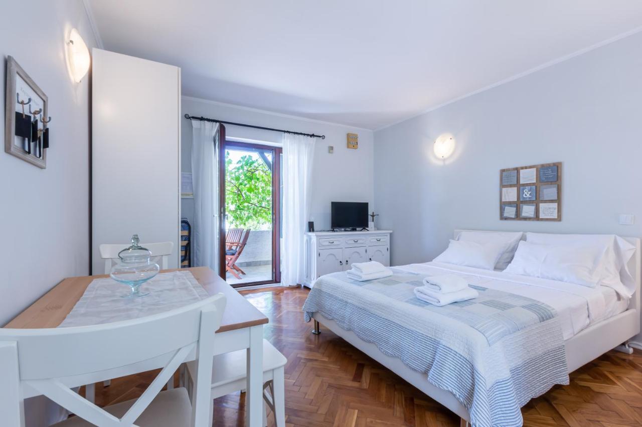 Apartments Vladan With Terrace Baška Eksteriør bilde