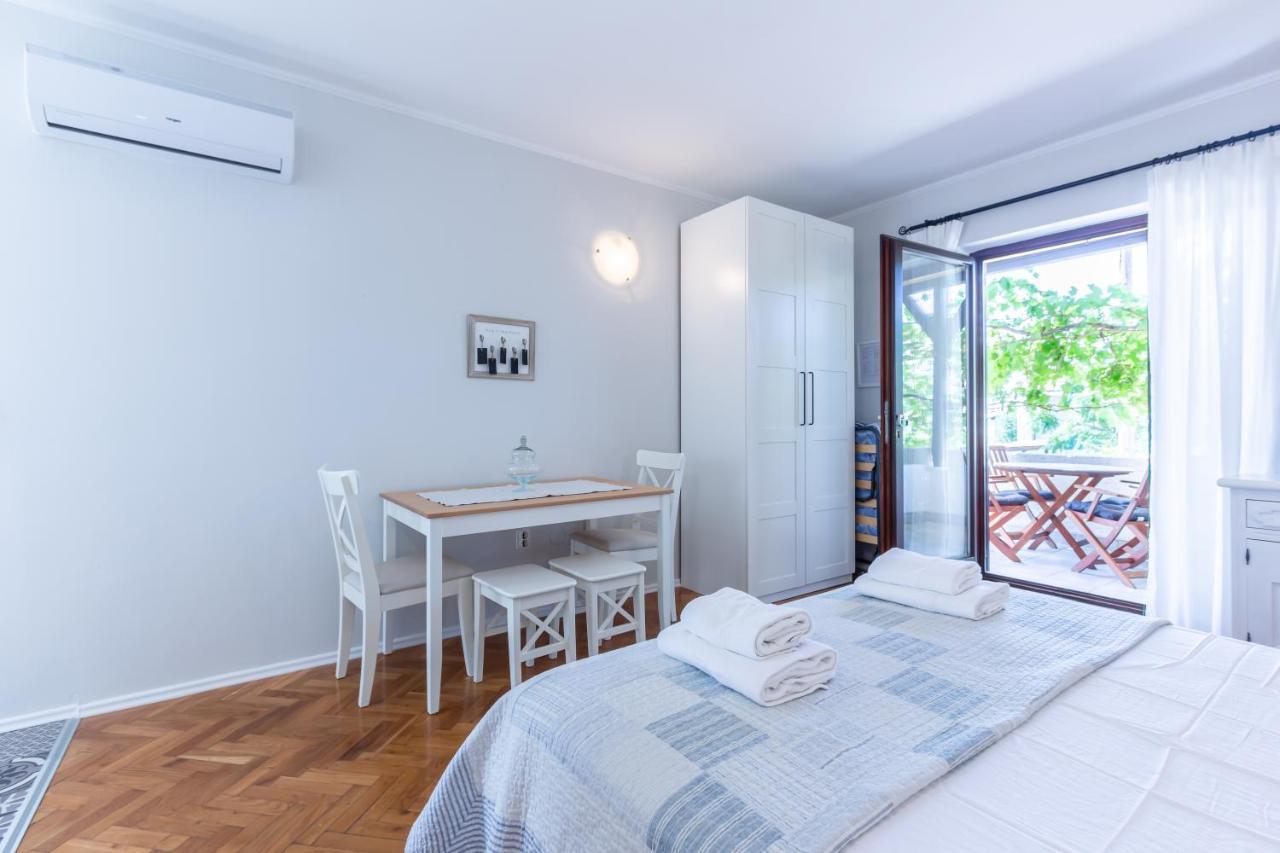 Apartments Vladan With Terrace Baška Eksteriør bilde